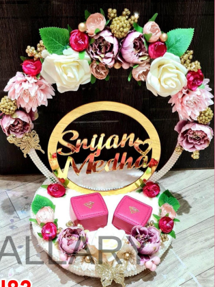 Modern Square Frame Golden Acrylic Ring Holder Plate